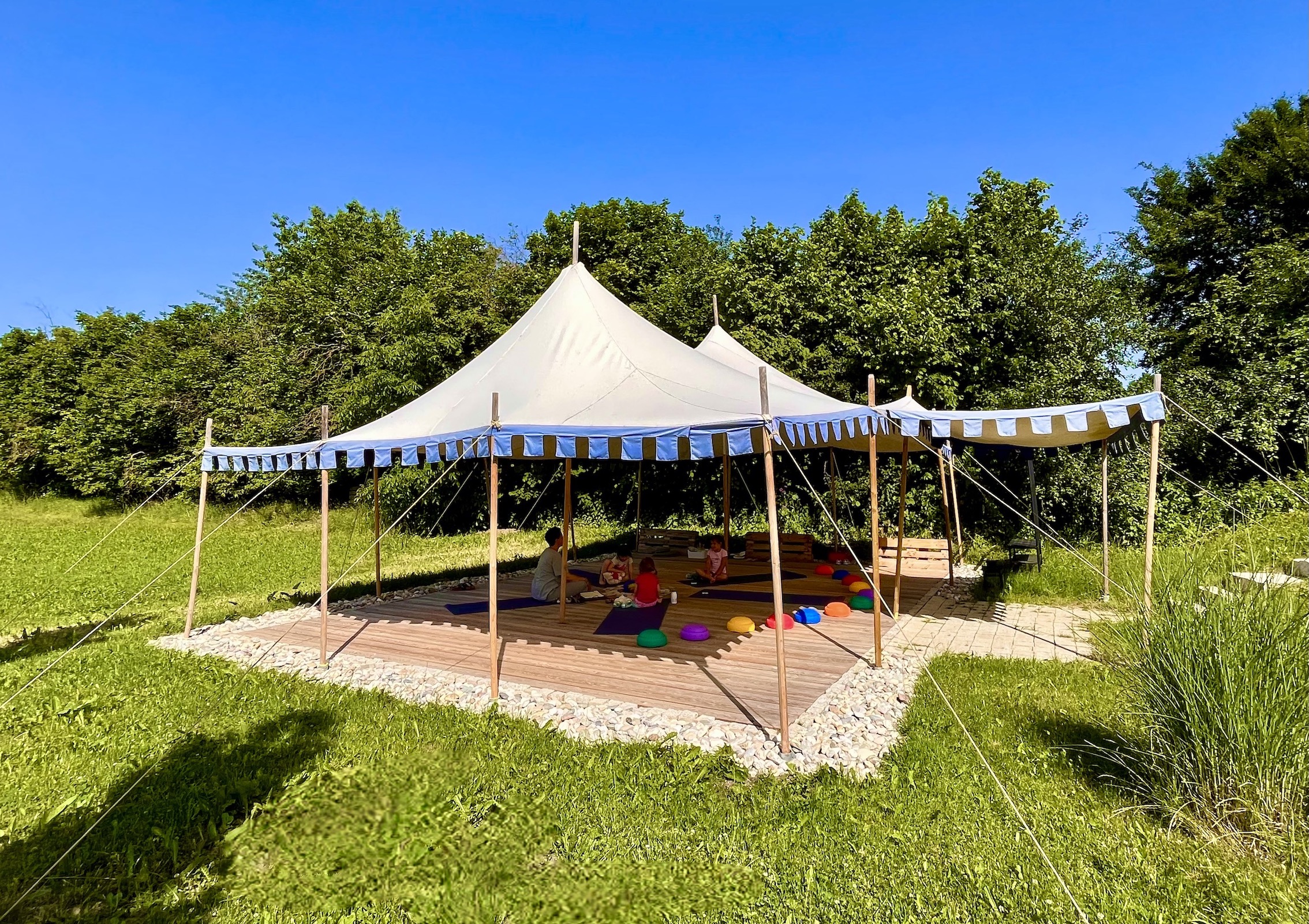 Schwarzenthonhausen Outdoor Kurs im offenen Zelt